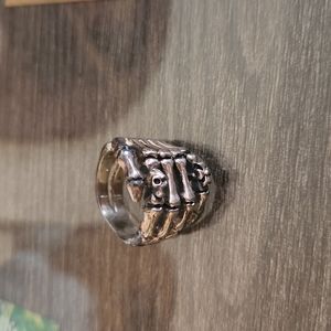 Beautiful sterling silver skeleton gand wrap around ring